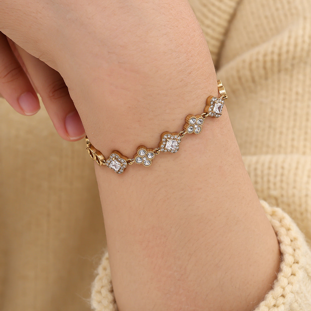 Clover Circle Bracelet