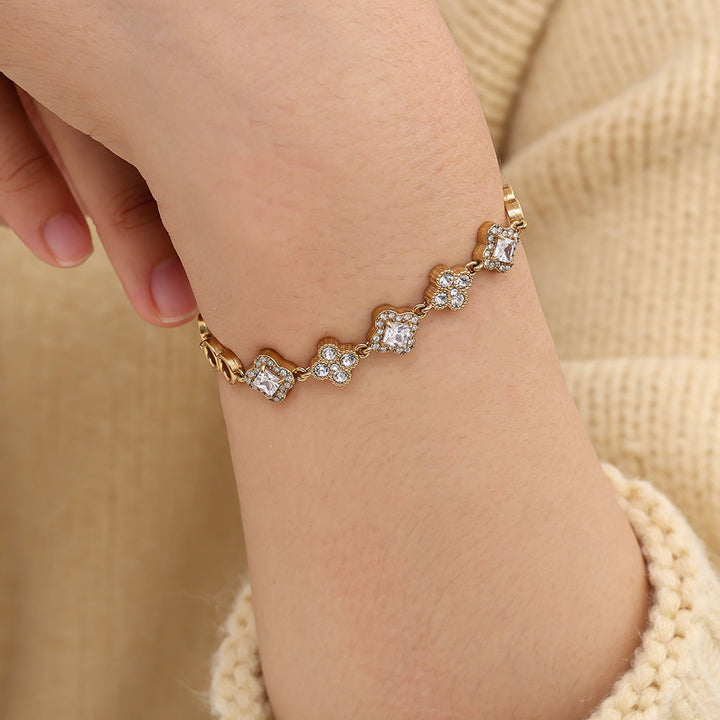 Clover Circle Bracelet