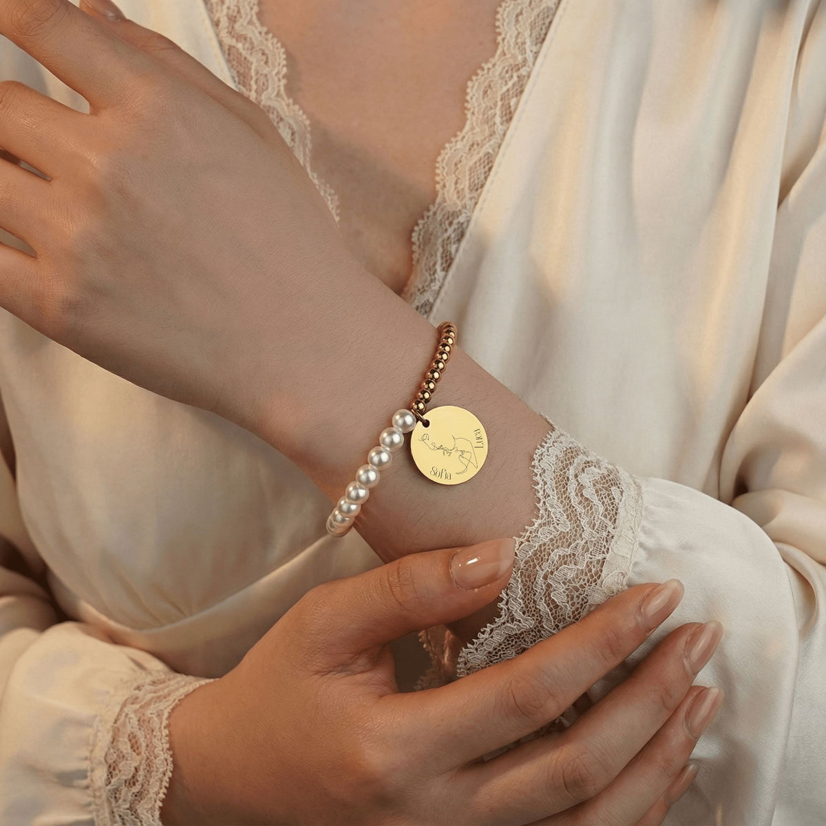 Premium Parelarmband met Gouden Coin – Voor Geliefden